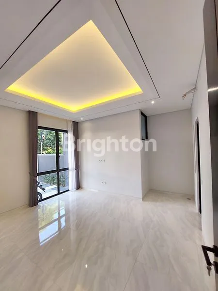 image RUMAH BARU 2 LANTAI MANYAR INDAH, SURABAYA TIMUR. AKSES MUDAH KE PUSAT KOTA DEKAT RAYA MANYAR - RAYA NGAGEL JAYA - RAYA KERTAJAYA INDAH - RAYA MANYAR KERTOARJO - RAYA KLAMPIS JAYA - RAYA NGINDEN - RUMAH SAKIT PREMIER SURABAYA - KAMPUS UNTAG, DLL. (5)