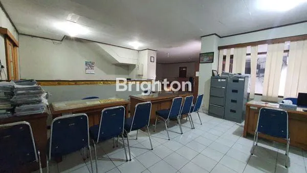 image GEDUNG KANTOR 3 LANTAI DI JL. SLAMET RIYADI SOLO (3)