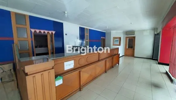 image GEDUNG KANTOR 3 LANTAI DI JL. SLAMET RIYADI SOLO (2)