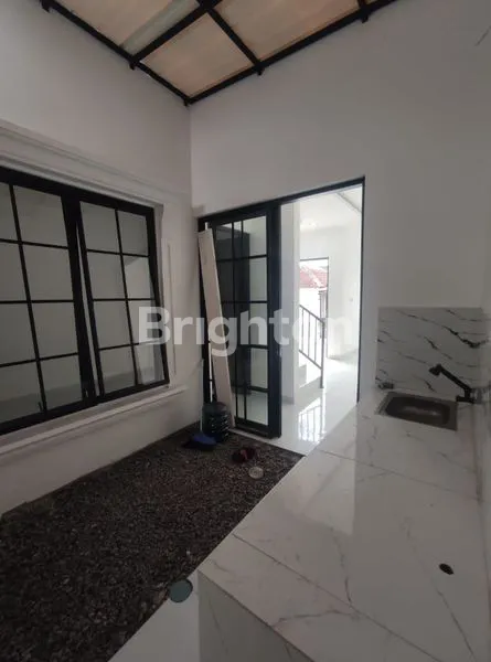 image JUAL RUMAH 2 LANTAI, MINIMALIS DAN SIAP HUNI, TERLETAK DIDAERAH STRATEGIS (4)
