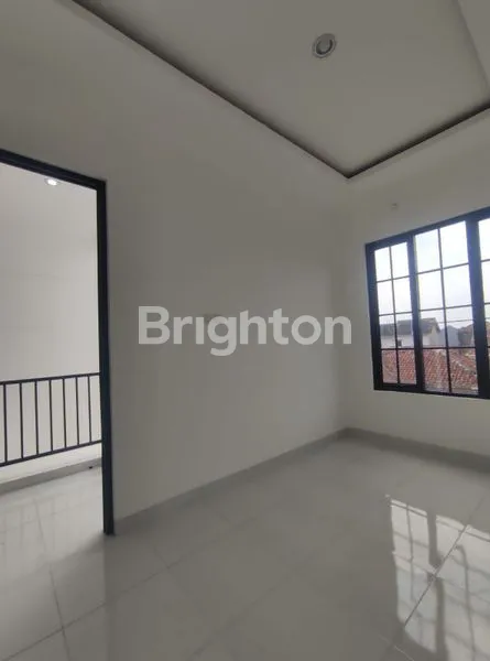 image JUAL RUMAH 2 LANTAI, MINIMALIS DAN SIAP HUNI, TERLETAK DIDAERAH STRATEGIS (6)