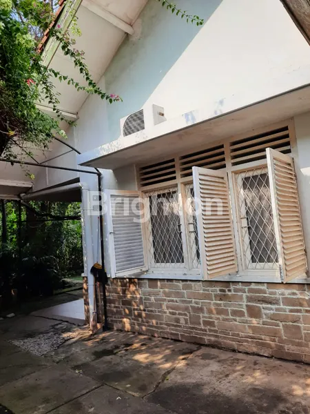 image RUMAH ASRI CLASSIC LUAS DI AREA PREMIUM JL DARMAWANGSA - KEBAYORAN BARU  - 10 MENIT WALKING DISTANCE DENGAN MRT BLOK A (4)