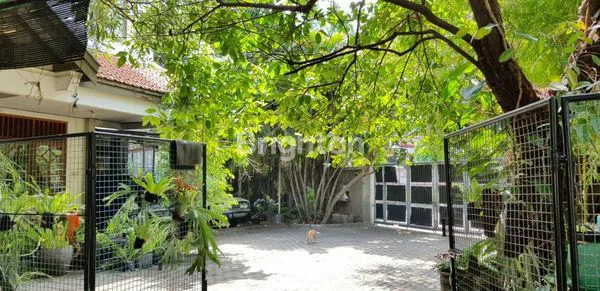 image RUMAH LUAS 2 LANTAI HOOK DI SARONOJIWO (5)