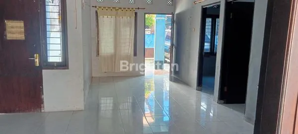 image RUMAH SECOND 500 JUTAAN DEKAT TUGU BOTO (4)