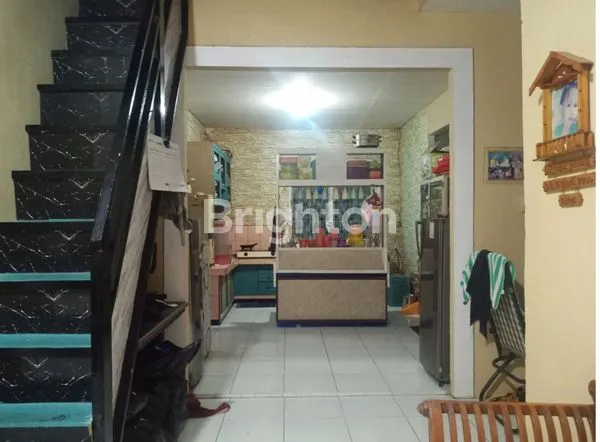 image RUMAH SIAP HUNI DILENGKAPI FURNITURE JALAN PADAT KARYA, KOMPLEK GRIYA PESONA 3 (4)