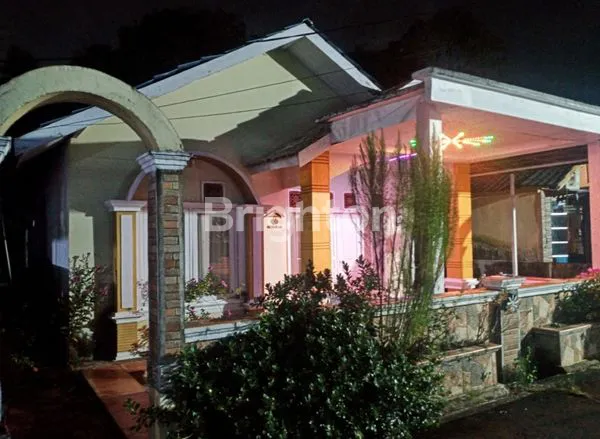 image RUMAH SIAP HUNI DILENGKAPI FURNITURE JALAN PADAT KARYA, KOMPLEK GRIYA PESONA 3 (2)