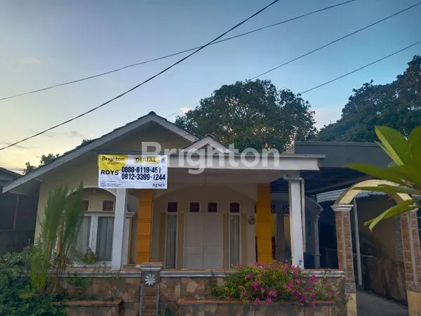 image RUMAH SIAP HUNI DILENGKAPI FURNITURE JALAN PADAT KARYA, KOMPLEK GRIYA PESONA 3 (1)