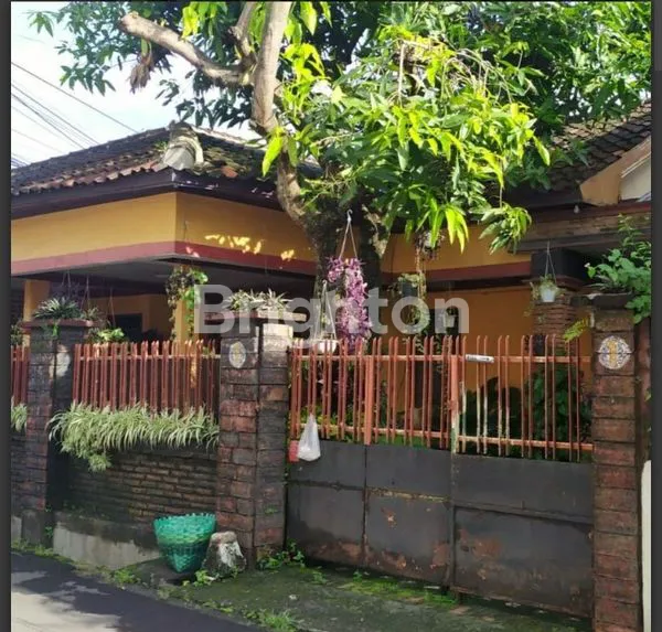image RUMAH STRATEGIS LT 241M² DI PINGGIRAN JALAN RAYA DI GENTAN, SOLO (2)