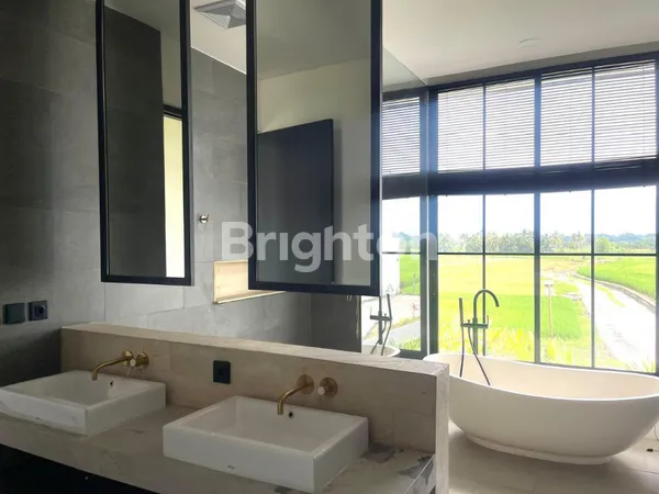 image INVESTASI PREMIUM CANGGU VIBES: JUAL VILLA MEWAH 4 KAMAR TIDUR SIAP HUNI DI MUNGGU, BADUNG - SHM! (3)