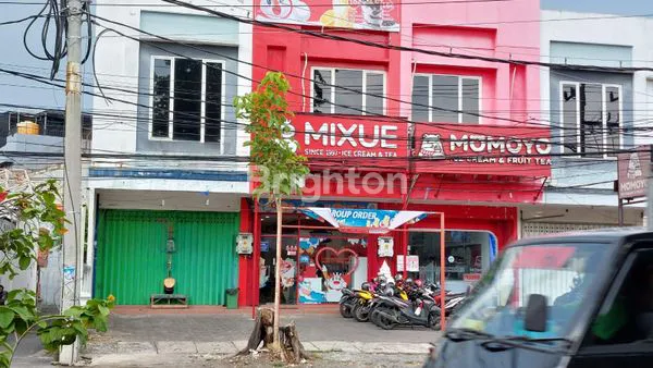 RUKO 2 LANTAI DI JALAN RAYA PACAR KELING SURABAYA