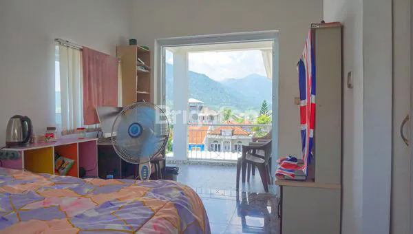 image JUAL RUMAH 3 LANTAI BESERTA ISI NYA PULL (4)