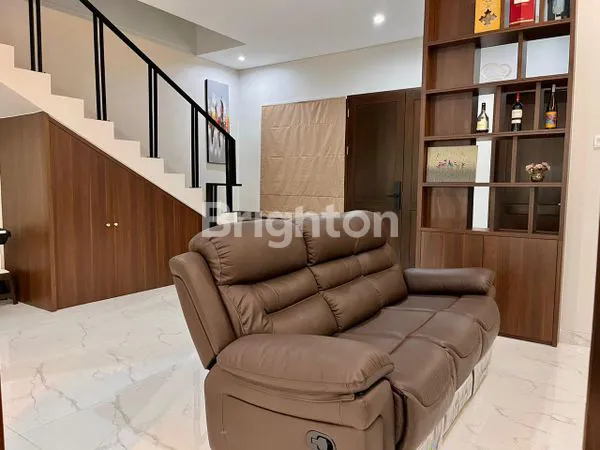 image LUXURIOUS MODERN HOUSE AT ROSE GARDEN RESIDENCE (3)