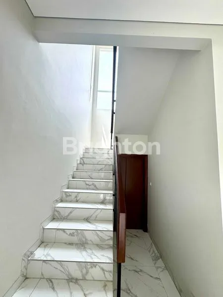 image RUMAH HOEK BANGUNAN MANDIRI ICON BSD CITY (7)