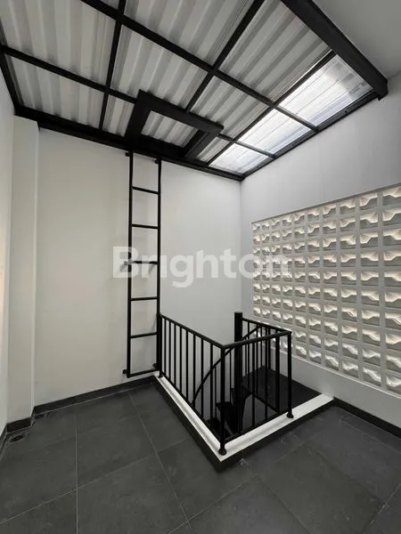 image RUMAH BANGUNAN MANDIRI AMERICAN CLASSIC DI BSD CITY DENGAN PO (8)