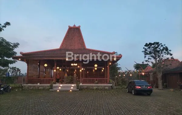 DI JUAL RESTO KHAS DESA DI GODEAN YOGYAKARTA!!! LOKASI NYAMAN SERTA STRATEGIS!! PEMANDANGAN SUPER ADEM DAN ASRI DI TENGAH PERSAWAHAN