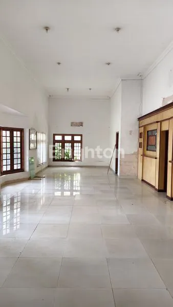 image RUANG USAHA STRATEGIS DEKAT ALUN-ALUN MAGELANG (3)