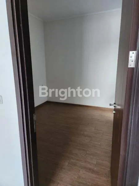 image JUAL RUMAH CANTIK 2 LANTAI (3)