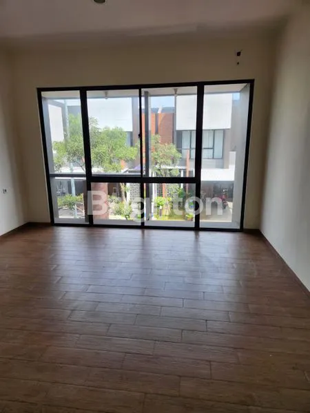 image JUAL RUMAH CANTIK 2 LANTAI (4)