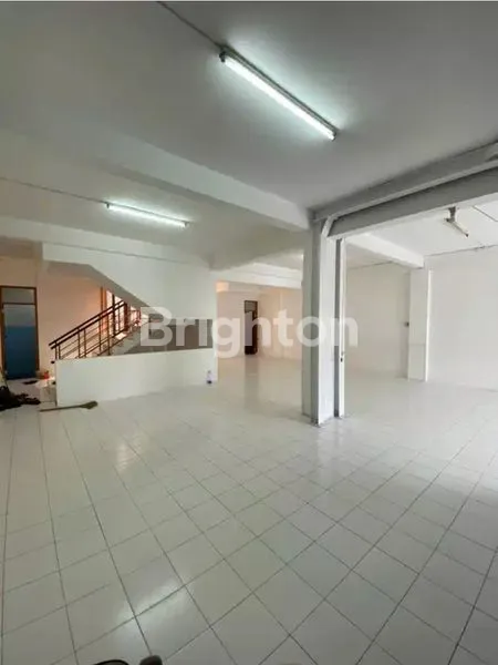 image RUKO 3,5 LANTAI KOMERSIAL DI KEMAYORAN (3)