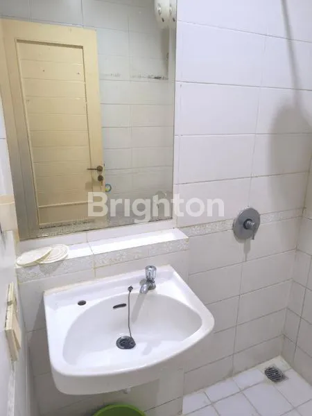 image RUMAH MODERN DI GOLFLAKE RESIDENCE CENGKARENG (4)