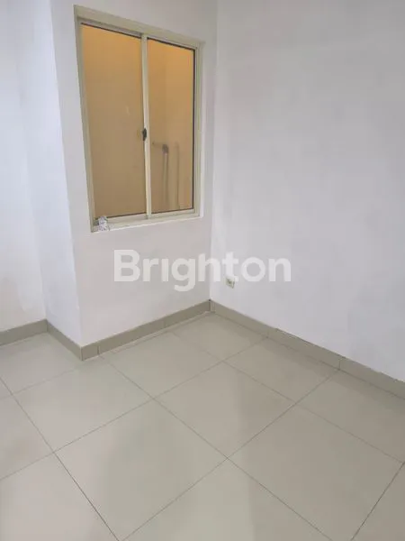 image RUMAH MODERN DI GOLFLAKE RESIDENCE CENGKARENG (7)