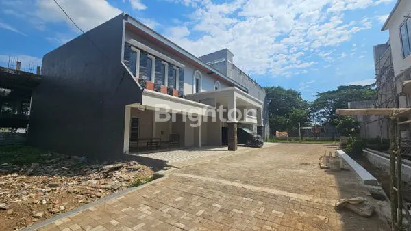 image RUMAH MEWAH 2 LANTAI DI TANJUNG BUNGA (1)