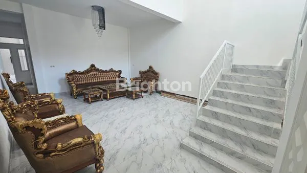 image RUMAH MEWAH 2 LANTAI DI TANJUNG BUNGA (2)