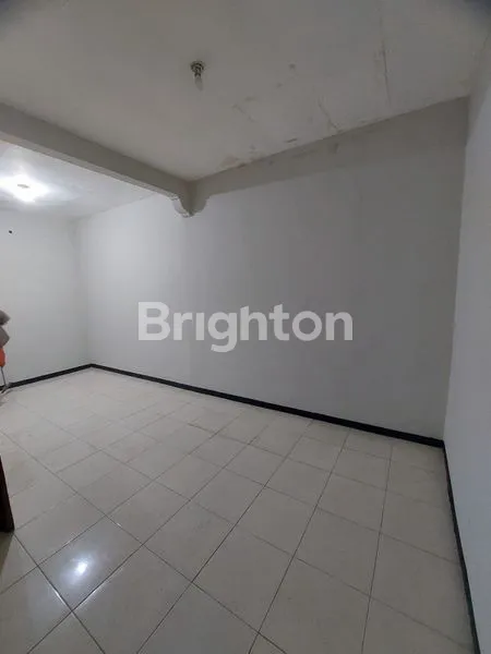 image RUMAH 2 LANTAI DI SURABAYA BARAT (7)