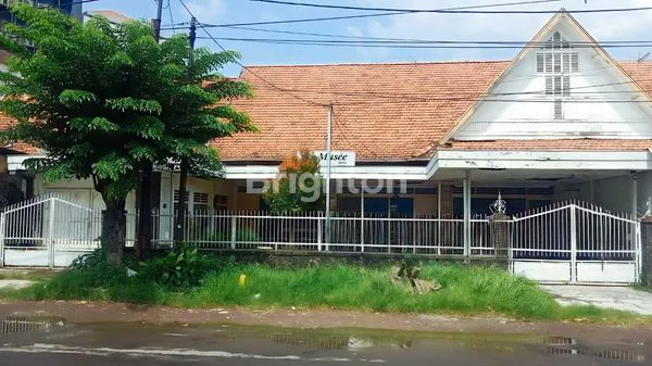 image RUMAH VINTAGE STRATEGIS UNTUK CAFE DI SURABAYA (1)