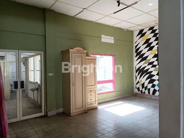 image RUMAH VINTAGE STRATEGIS UNTUK CAFE DI SURABAYA (6)