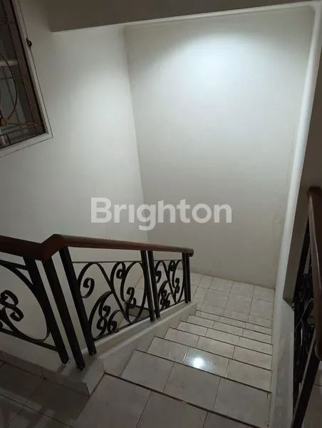 image RUMAH 4 KT DALAM CLUSTER NYAMAN DI KOTA WISATA (6)