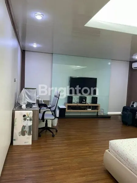 image RUMAH 2 LANTAI DI RAYA GADING PANTAI SURABAYA TIMUR (3)