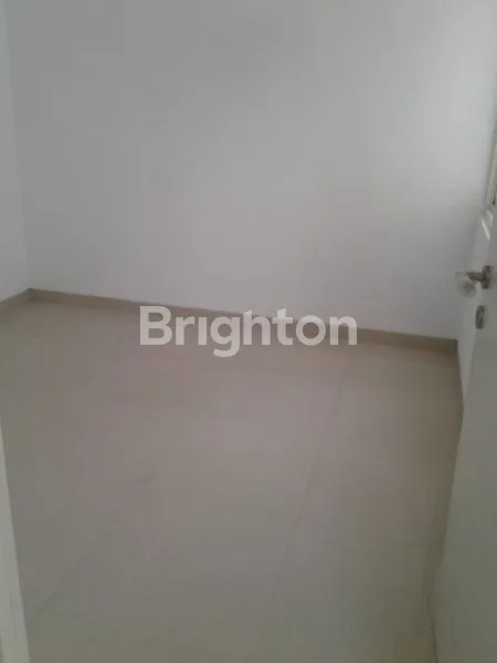 image RUMAH DISEWAKAN CEPAT SIAP HUNI, 2 KT HADAP SELATAN (4)