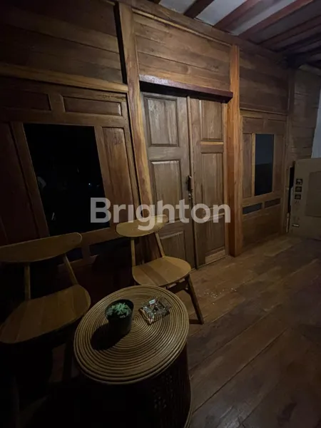 image DISEWAKAN VILLA PREMIUM 1 KAMAR FULL FURNISHED LENGKAP DI JANTUNG KOTA - HARGA NEGO! (2)