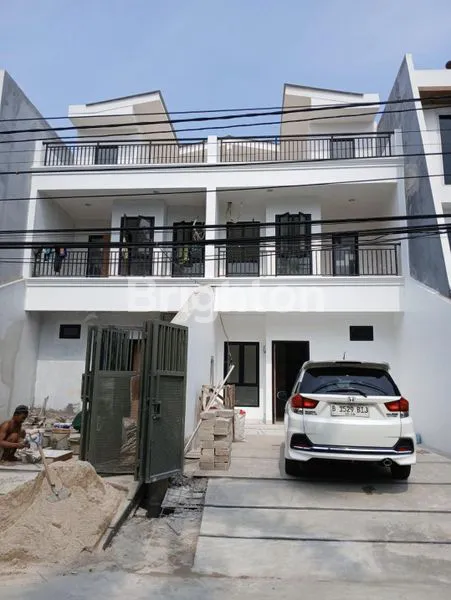 Gambar Property RUMAH 3 LANTAI SIAP HUNI DI KOSAMBI BARU