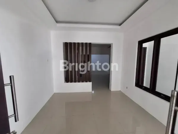 image THE GAYUNGSARI MINIMALIS 2 LANTAI SIAP HUNI (2)