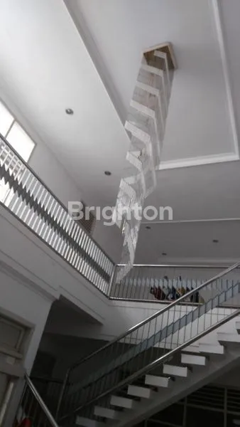 image RUMAH 2 LANTAI SIAP HUNI TENGAH KOTA SEMARANG (5)