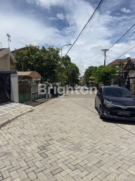 image RUMAH 2 LANTAI GRESS APIK BARU, MANYAR KERTOADI DEKAT KE GALAXY MALL DAN BCA GALAXY MERR (8)