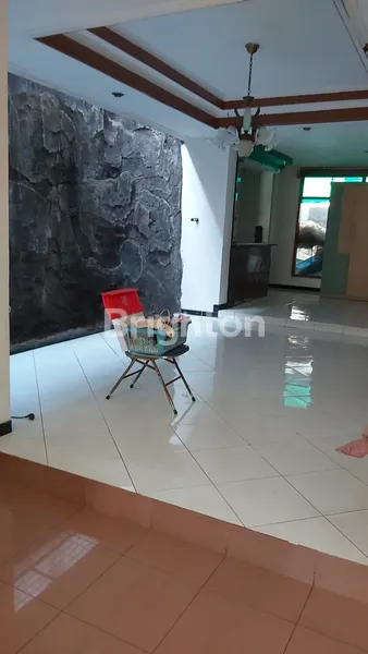 image RUMAH DAN USAHA BENGKEL MOBIL HOOK DI GUNUNGANYAR (4)