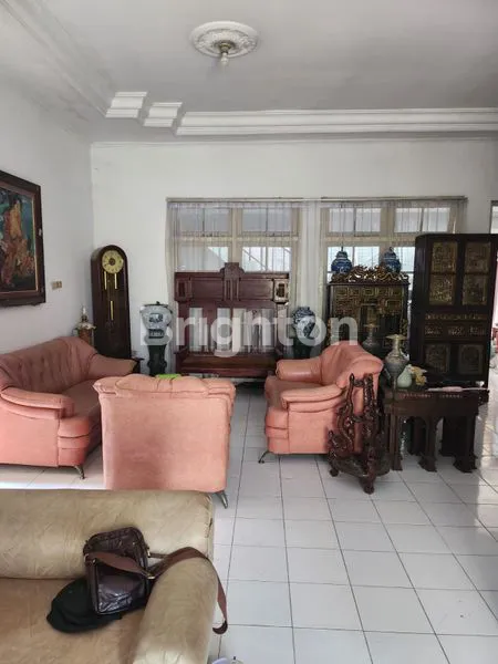 image RUMAH SIAP HUNI DHARMAHUSADA INDAH, SURABAYA TIMUR. COCOK UNTU HUNIAN MAUPUN KANTOR. DEKAT RAYA DHARMAHUSADA - KERTAJAYA INDAH - MANYAR KERTOARJO - GALAXY MALL - KAMPUS UNAIR - MERR DHARMAHUSADA, DLL. (2)