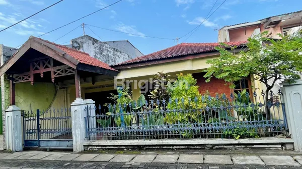 image JUAL CEPAT MURAH RUMAH STRATEGIS HANYA 2 MENIT DARI TRANS ICON SURABAYA COCOK UNTUK HUNIAN PRIBADI, KOS-KOSAN, INVESTASI ATAU USAHA LAINNYA (1)