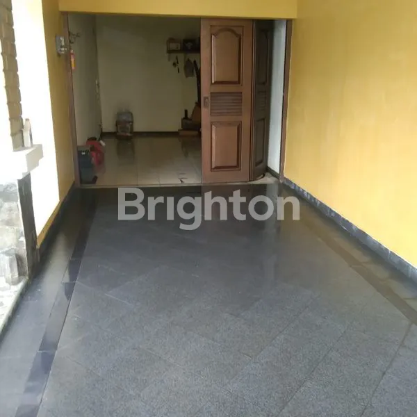image RUMAH 2 LANTAI  6 KT DI KEBONSARI SURABAYA (8)