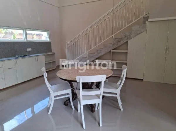image RUMAH MEWAH BESAR HARGA EKONOMIS DENPASAR UTARA (7)