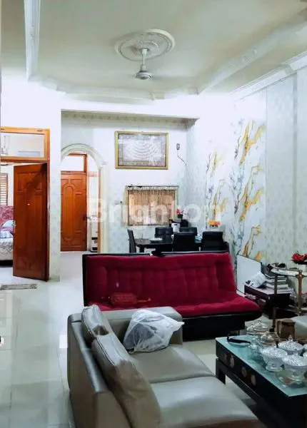 image RUMAH MEWAH 2 LANTAI DEPAN POLDA RIAU | LOKASI STRATEGIS DI JANTUNG KOTA PEKANBARU (4)