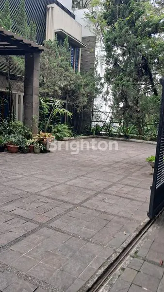 MANSION PREMIUM 1000M² DENGAN VIEW KOTA BANDUNG DI CIUMBULEUIT