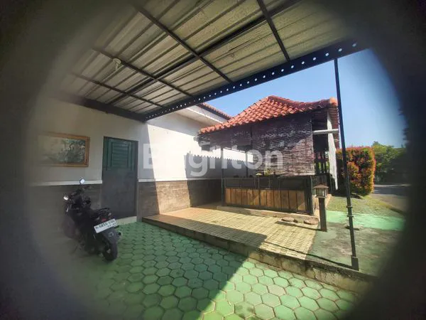 image RUMAH MEWAH SIAP HUNI (4)