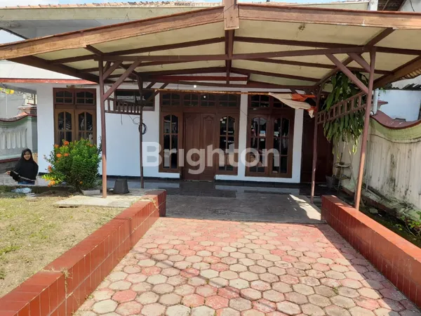 image RUMAH LUAS TANAH 316 M² HADAP TIMUR DI [LOKASI PRIMA]! HARGA 1.7 MILYAR NEGO KERAS! (1)