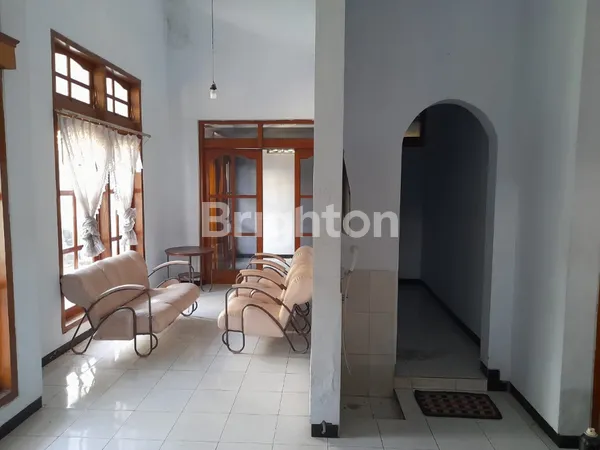 image RUMAH LUAS TANAH 316 M² HADAP TIMUR DI [LOKASI PRIMA]! HARGA 1.7 MILYAR NEGO KERAS! (4)