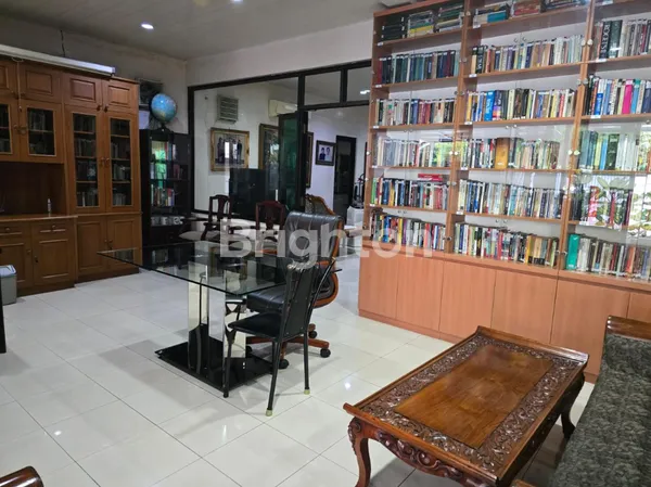 image RUMAH STRATEGIS DEKAT UNIVERSITAS INDONESIA SALEMBA MENTENG JAKARTA PUSAT (4)
