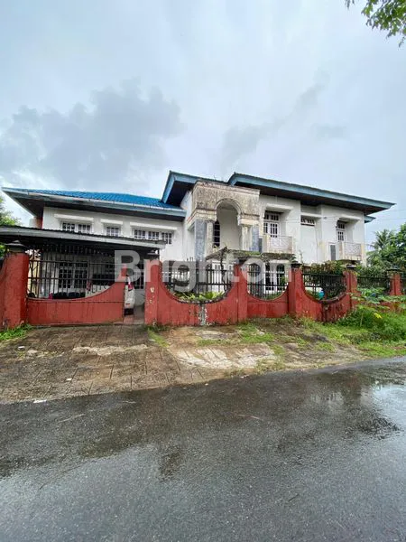 image DIJUAL RUMAH MEWAH TEPI PANTAI-MANGGAR BARU BALIKPAPAN TIMUR (1)